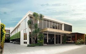 Aveon Express Hotel - FKA Grove Hotel Yogyakarta